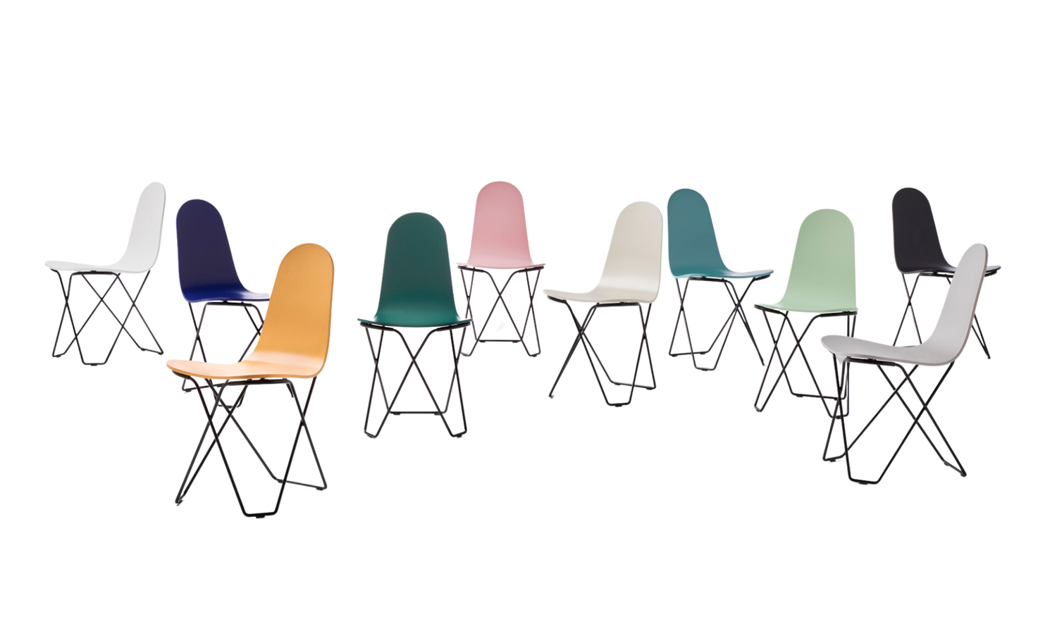 Mehrfarbige Esszimmerstühle aus Holz